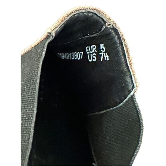 Mephisto Air Jet Burgundy Wedge
Booties size71/2 - Picture 8 of 10